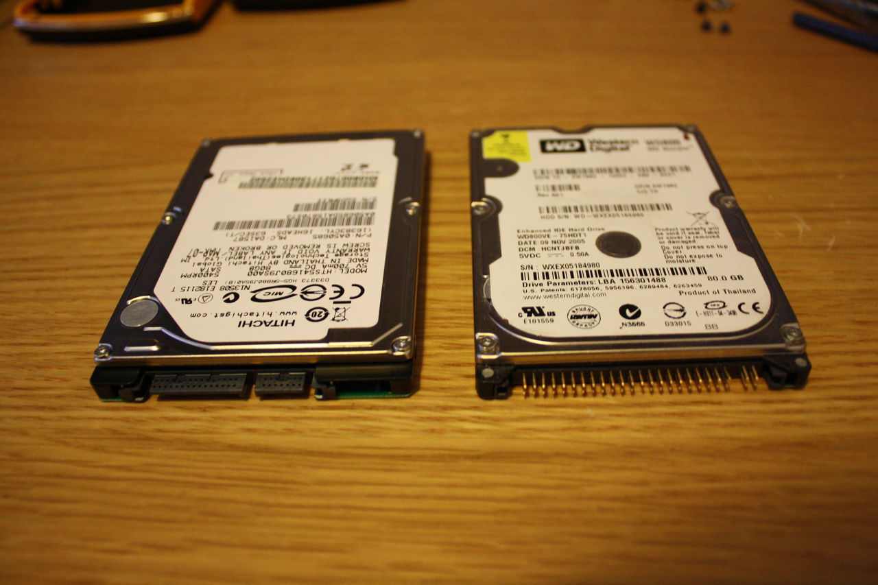 Какой жесткий диск hdd или ssd. SSD 2.5 SATA. Ide HDD 2.5 320gb. SSD 2.5 SATA для ноутбука. HDD 2.5 SATA для ноутбука разъем.