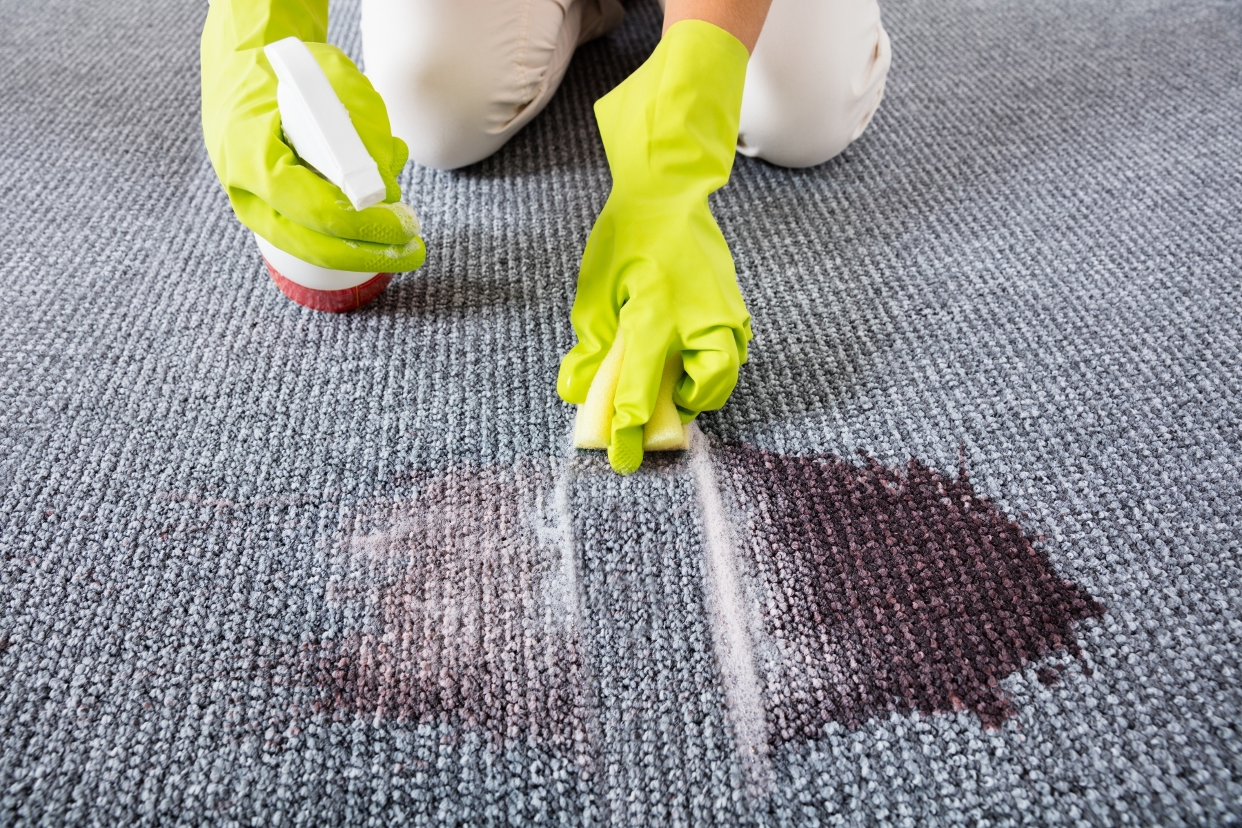 Чистка ковролина: как почистить в домашних условиях, средство, в офисе, не снимая с пола, средство ковровых покрытий, содой