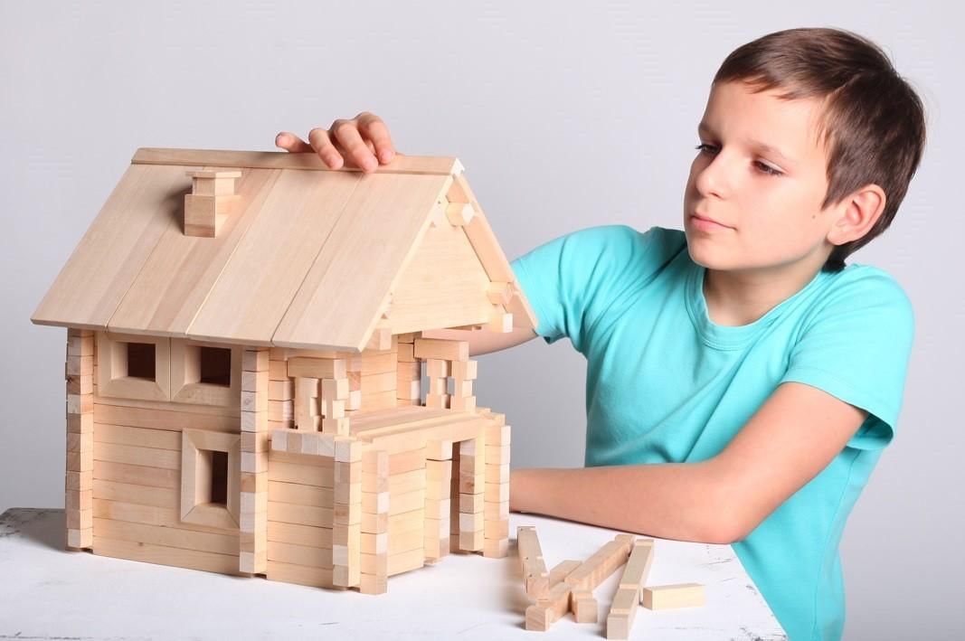 Мать - одиночка четверых детей построила дом мечты по видеоурокам в ютуб (youtube)