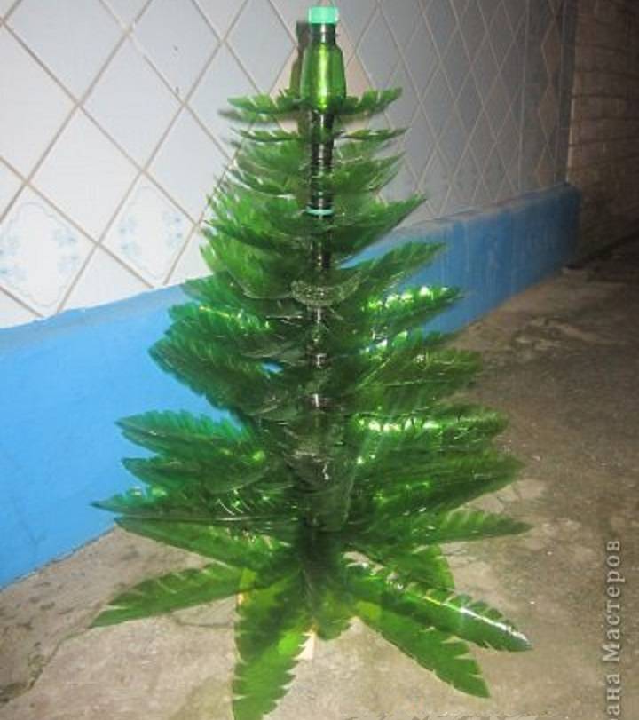 Новогодняя елка из пластиковых бутылок своими руками – 3 варианта поделок