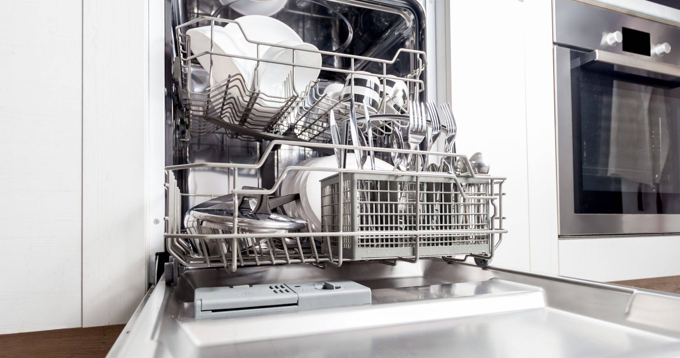 Настенная посудомоечная машина — 30.05.2013 —  18160 — база патентов евразийского союза