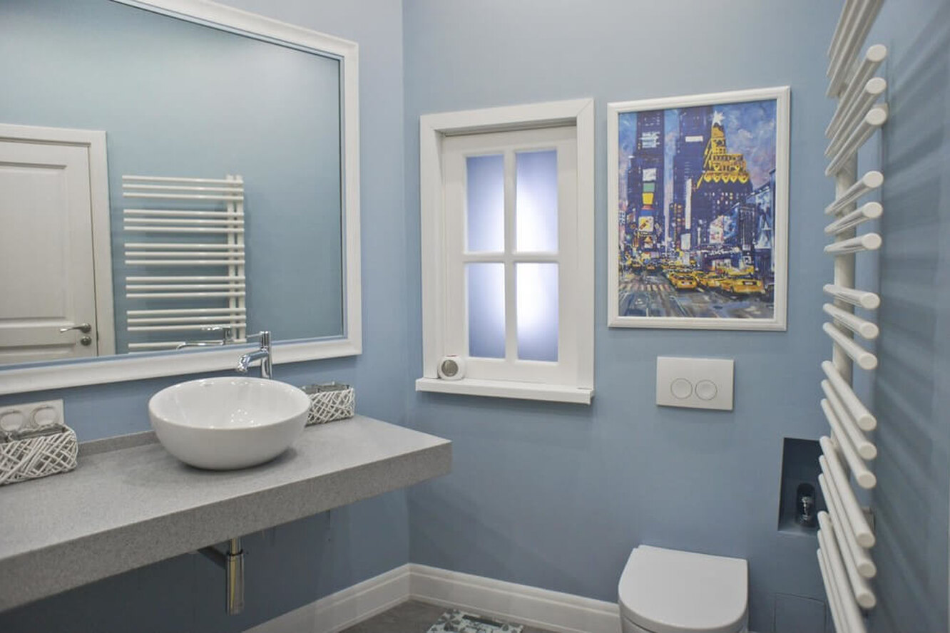 Чем заложить окно между ванной и кухней: 5 способов