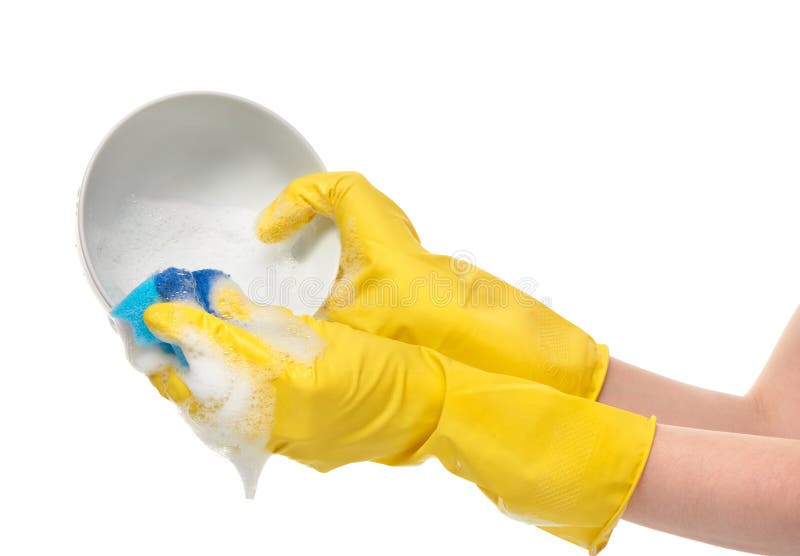 Мытье посуды портит руки?