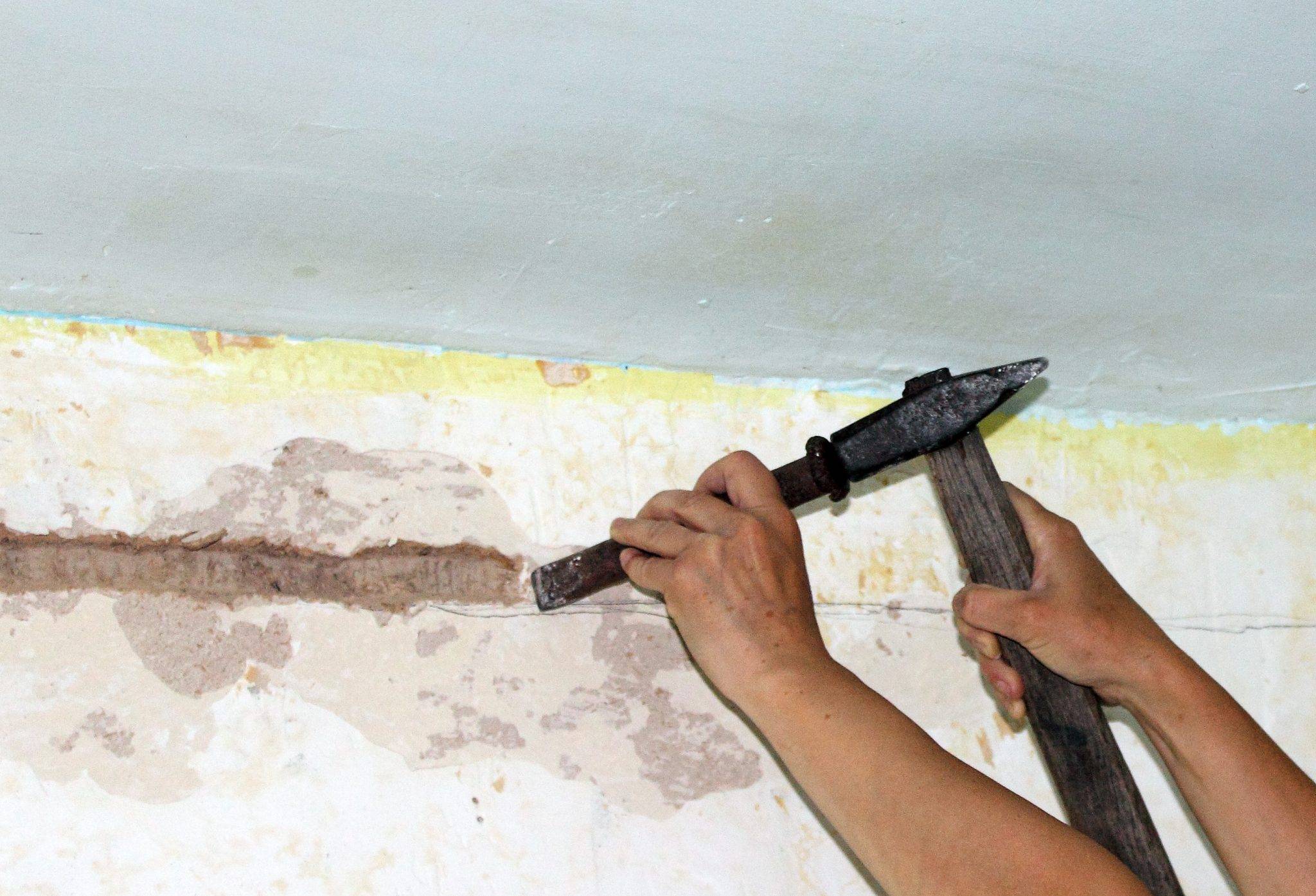Подготовка стен под проводку: как штробить без пыли