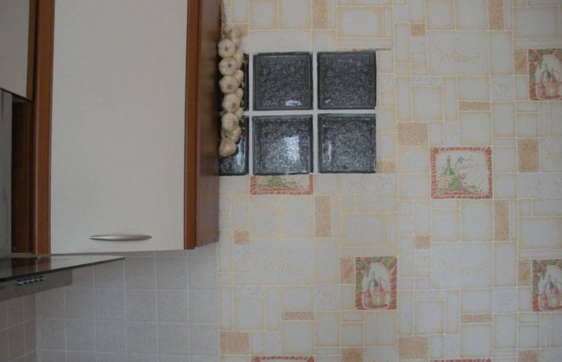 Как заделать окно между ванной и кухней в хрущевке гипсокартоном