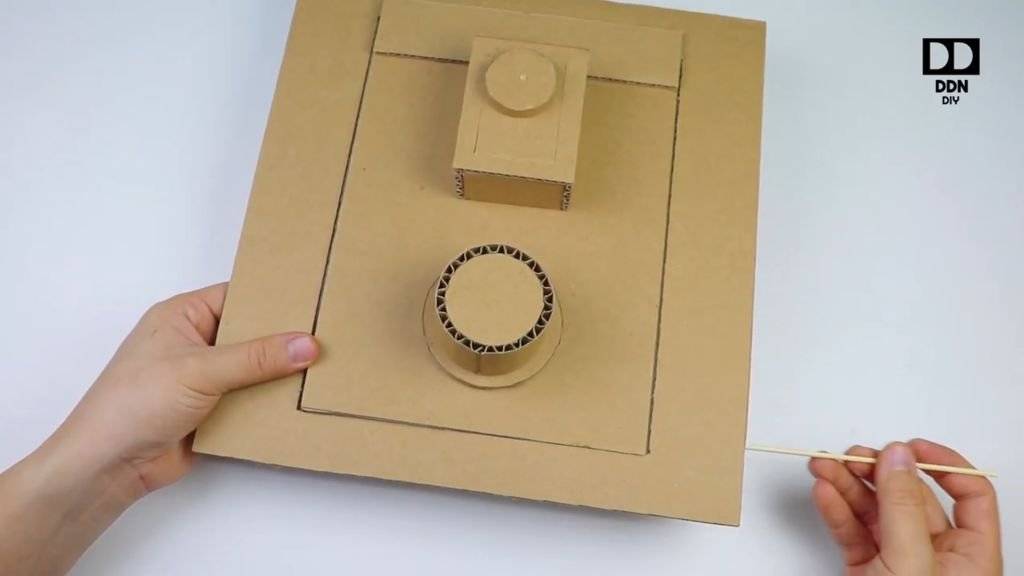 Как сделать полностью рабочий сейф из картона своими руками!