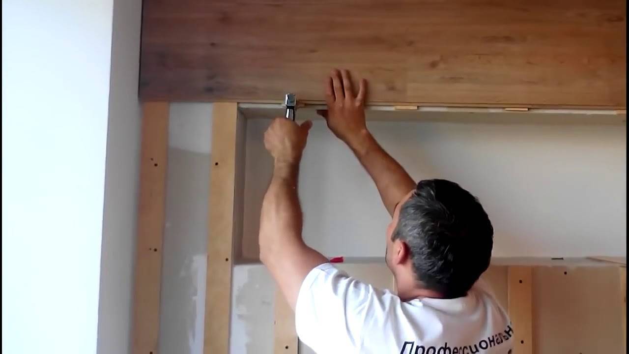 Как крепить ламинат на потолок: советы по укладке, отделка и креплению