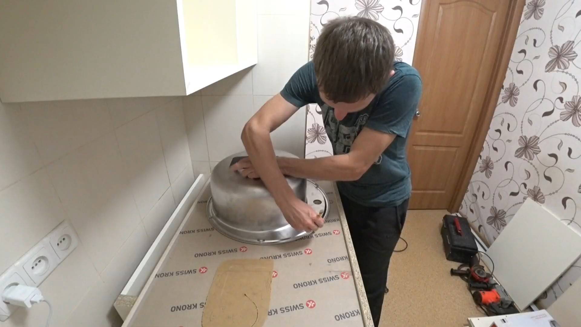 Как крепить столешницу к кухонному гарнитуру - инженер пто