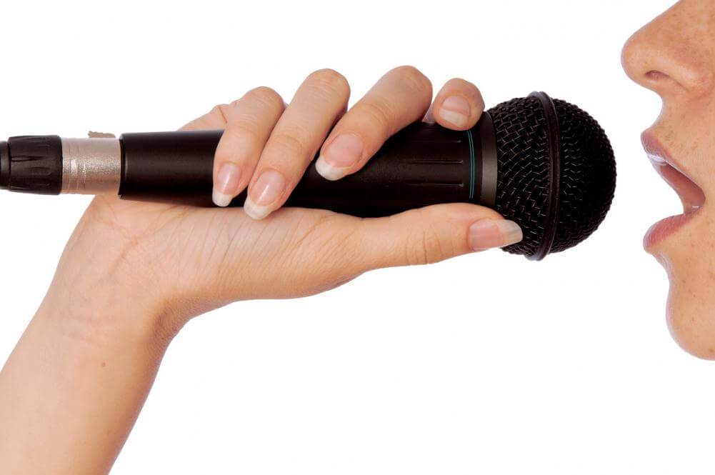 Как вокалисту правильно пользоваться микрофоном. практические советы. | учимся петь дома с bmajor  | дзен
