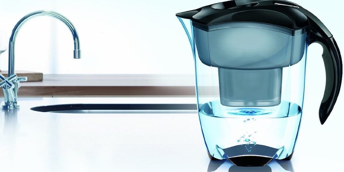 10 лучших фильтров-кувшинов для воды: обзор надёжных очистителей | рейтинг 2020 +отзывы | крот.net - еженедельный журнал  | дзен