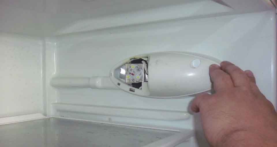 Как поменять лампочку в холодильнике: алгоритм замены, причины неисправности