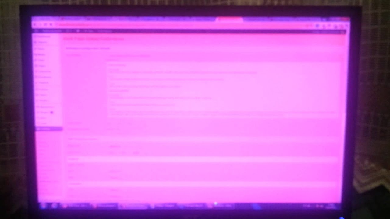 Что делать, если экран монитора стал розовым