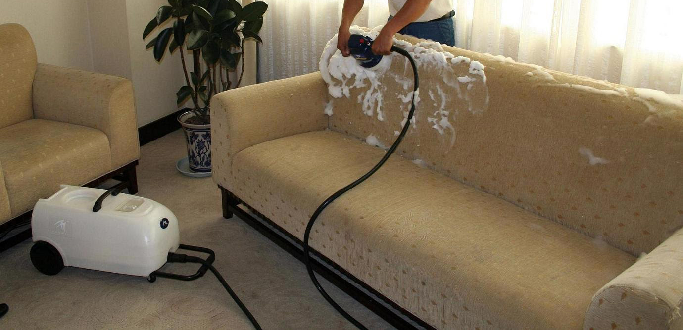 Как высушить диван после потопа. как высушить диван от вредоносных жидкостей. видео: как избавиться от запаха кошачьей мочи. как высушить диван от детской мочи. как убрать разводы с обивки дивана от в
