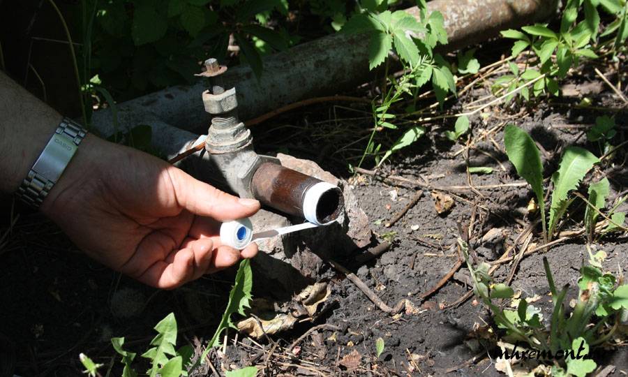 Как подсоединить поливочный шланг к водопроводному крану. садовый шланг: виды, размеры, способы соединения. на что обратить внимание при покупке