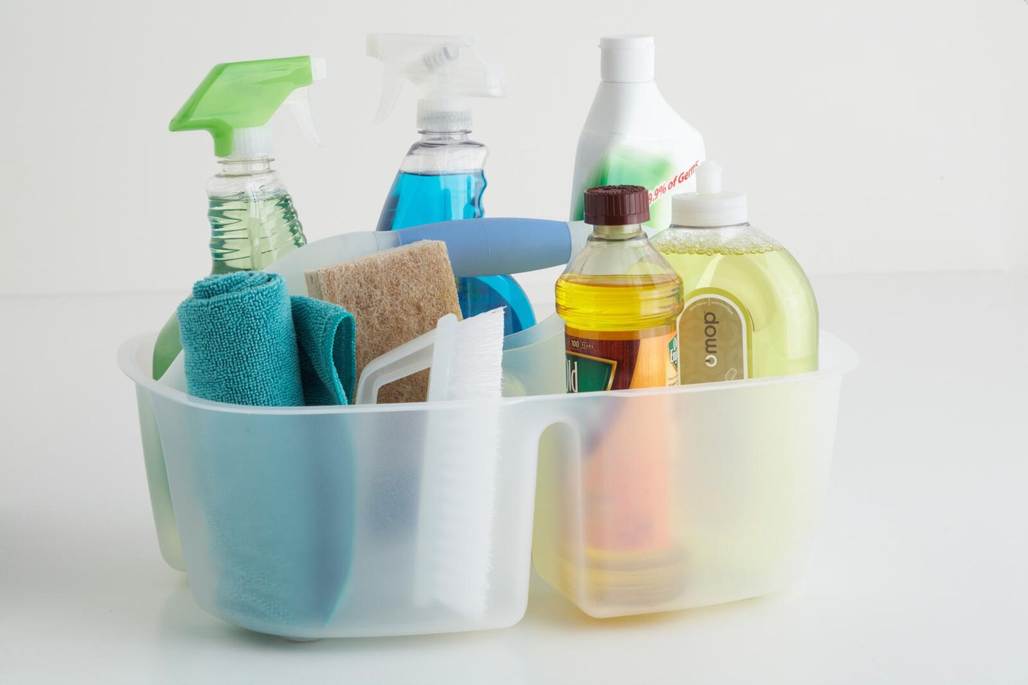 Где и как хранить моющие средства дома (сроки хранения товаров)