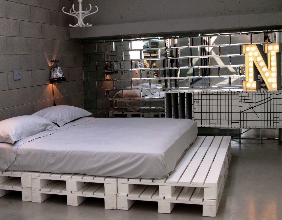 Чем отличаются кровати в стиле лофт, их характерные особенности
