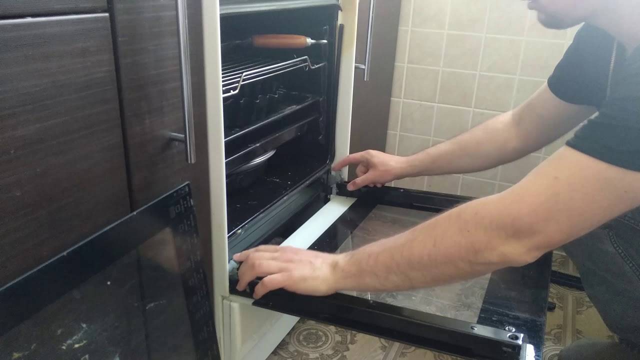 2 способа, как помыть дверцу духовки между стекол