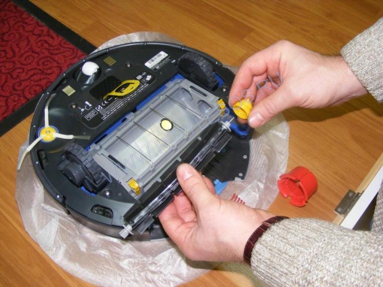 Как почистить робот-пылесос: правильный уход за «разумным» прибором | baltija.eu