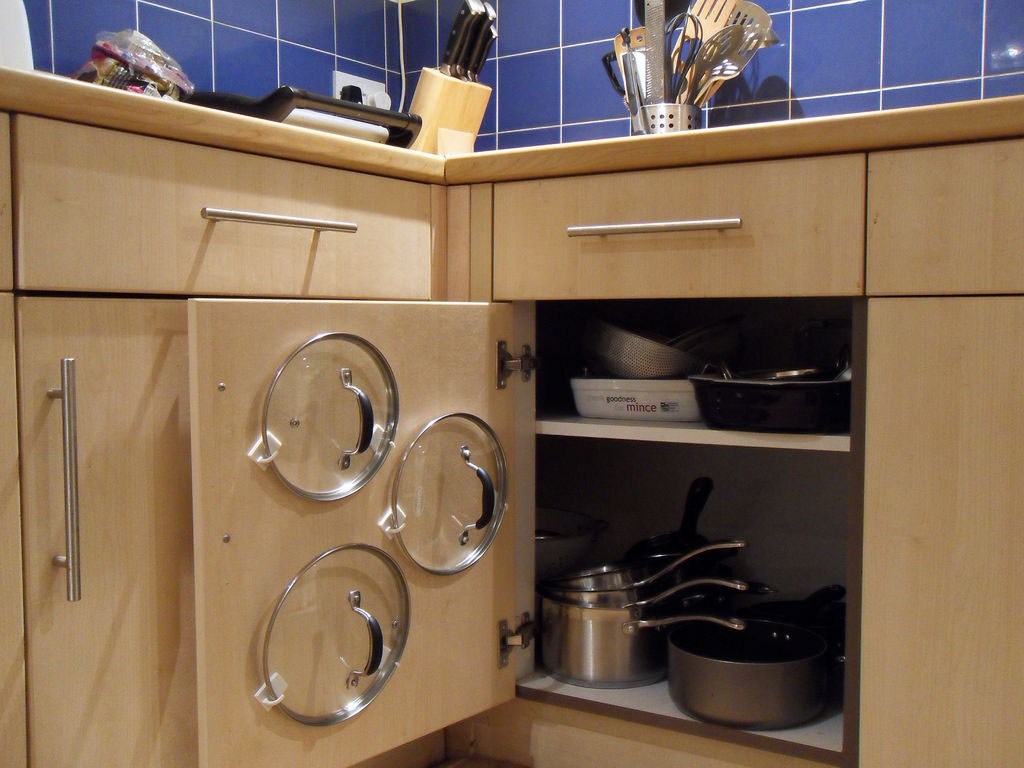 Хранение крышек от кастрюль(сковородок): на кухне; своими руками