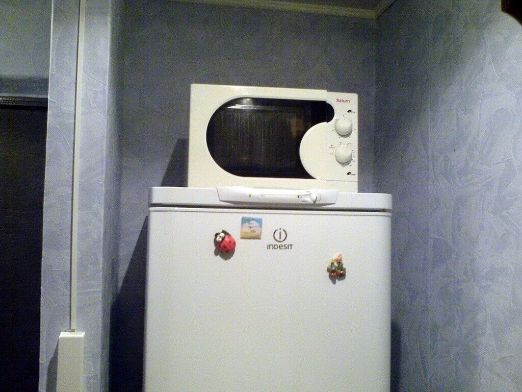 Можно ли на стиральную машину ставить микроволновку