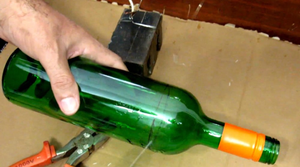 Как разрезать бутылку — обзор самых простых способов и методов как разрезать пластиковые и стеклянные бутылки. как разрезать стеклянную бутылку