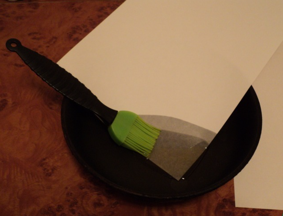 Чем можно заменить пергаментную бумагу в духовке
