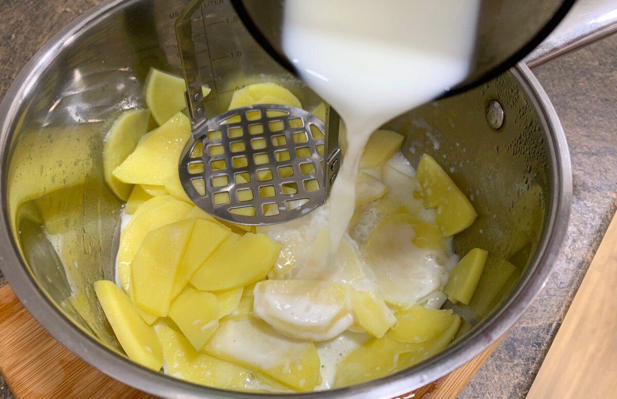 Что делать если пересолила картошку: вареную, жареную или пюре