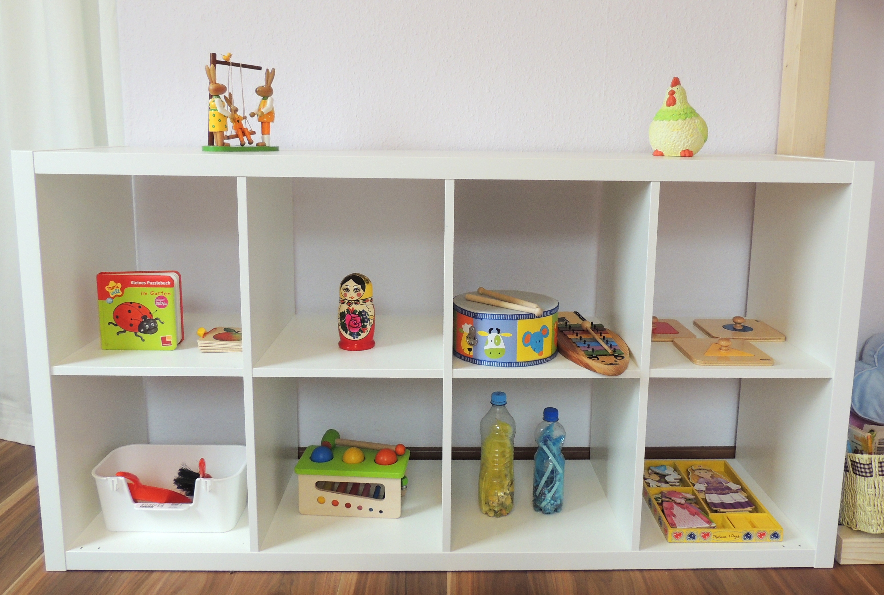 Стеллаж для игрушек своими руками: как сделать мебель для хранения, полку или комод