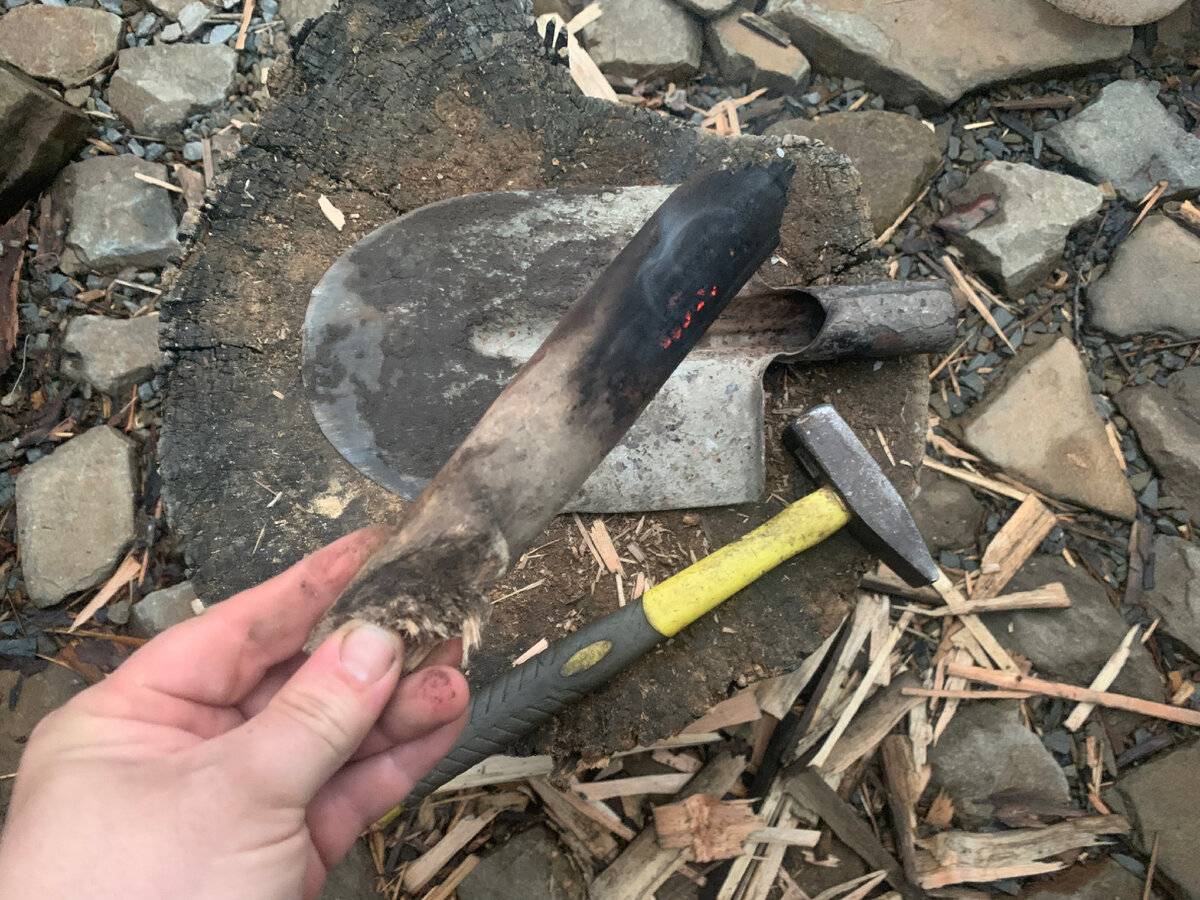 Сосед по даче поменялся в лице, увидев какое приспособление сделал муж из старых поломанных лопат | цветочные технологии | дзен
