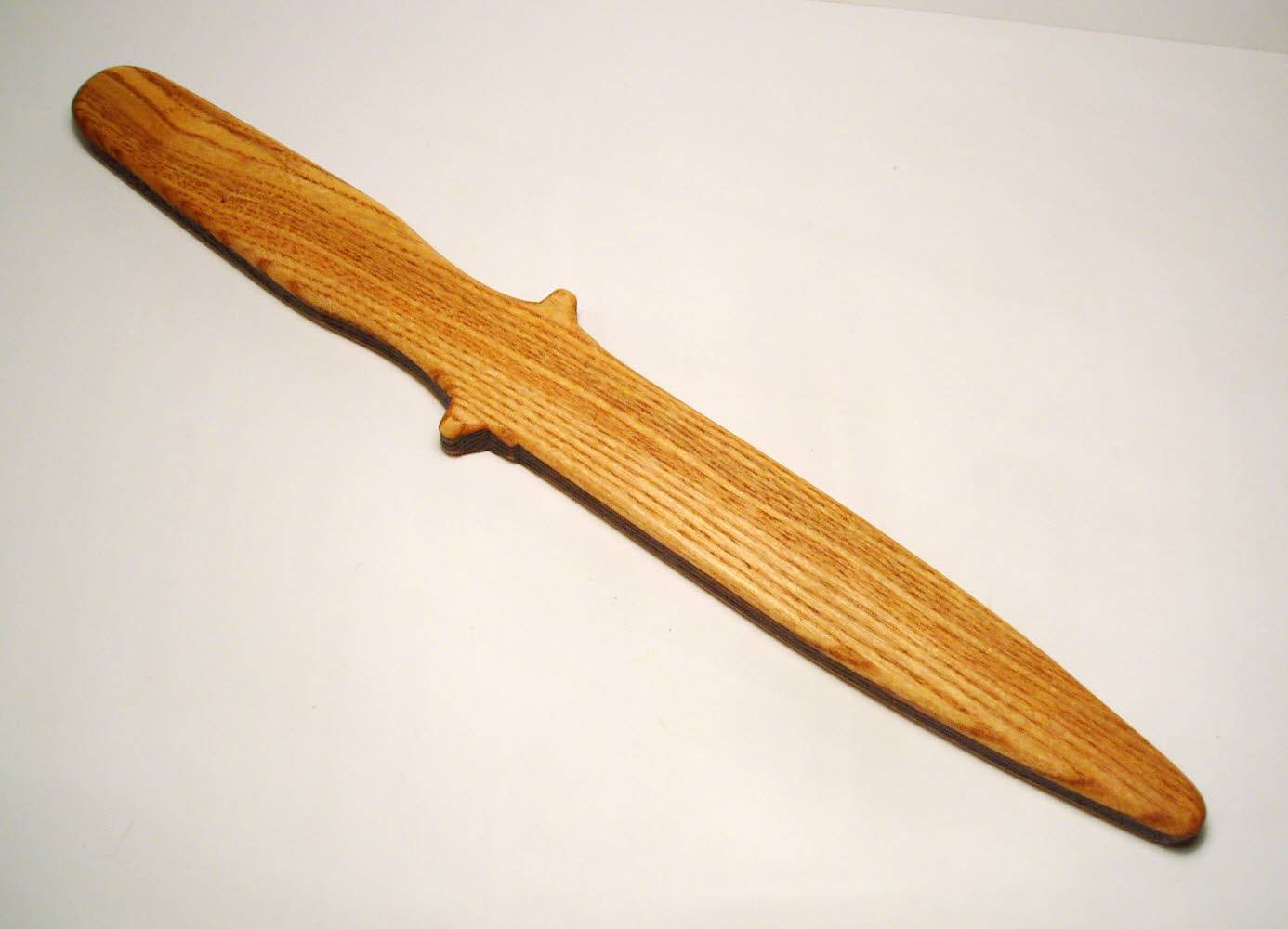 Как самому изготовить деревянный нож?